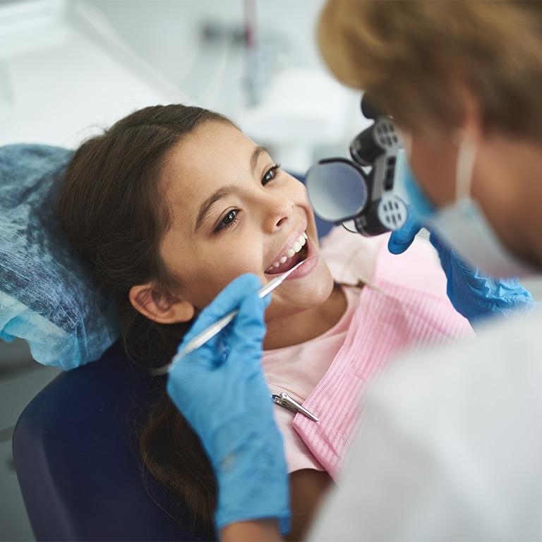 child at the dentist